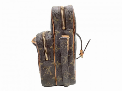 ショルダーバッグのLOUIS VUITTON
