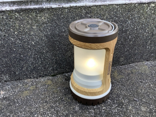 アウトドアのランタン