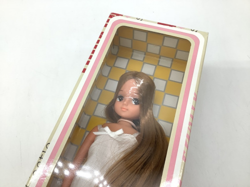 リカちゃん人形のタカラトミーアーツ