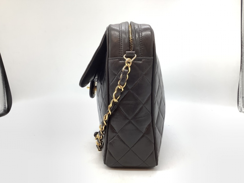ショルダーバッグのCHANEL