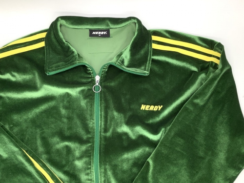 トップスのジャージ