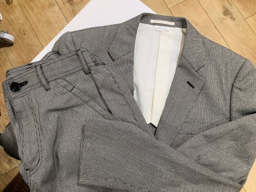 トップスのセットアップ