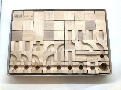 知育玩具のcuboro