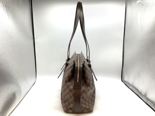 ショルダーバッグのLOUIS VUITTON