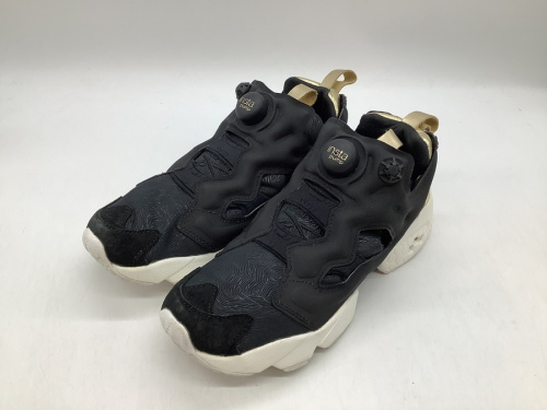 スニーカーのインスタポンプフューリー