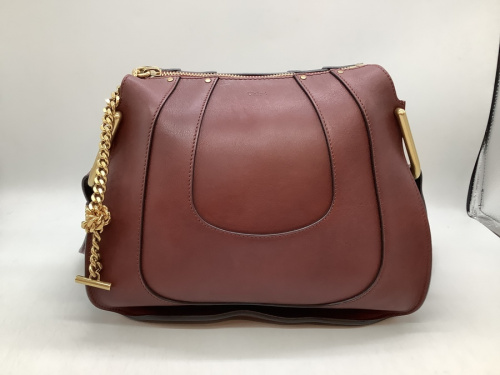 バッグのショルダーバッグ