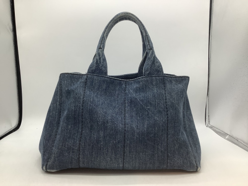 ショルダーバッグのPRADA