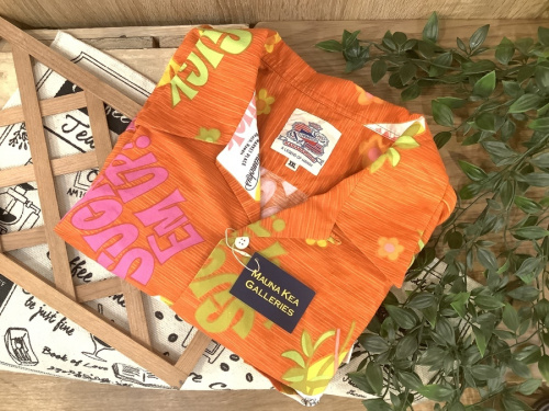 トップスのシャツ