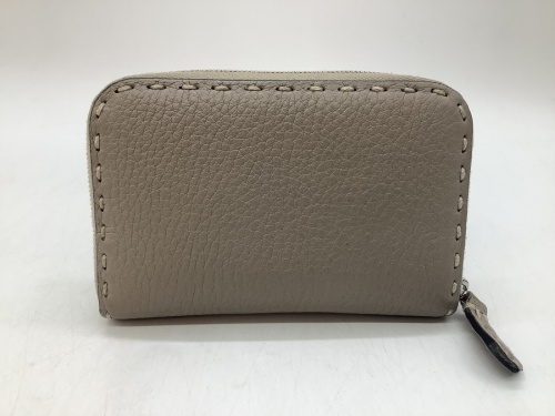 コインケースのFENDI