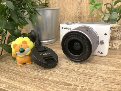 カメラのデジタルカメラ