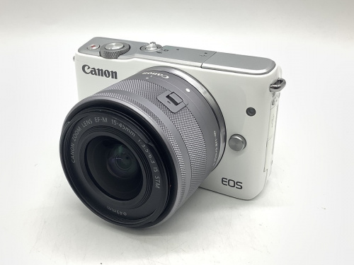 デジタルカメラのミラーレス一眼カメラ