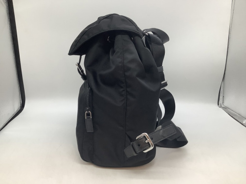 ナイロンリュックのPRADA