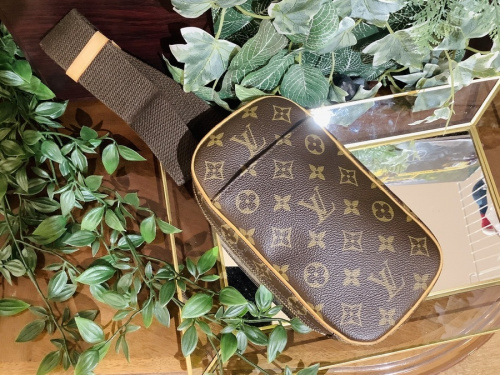 バッグ・財布のポシェット・ガンジュ