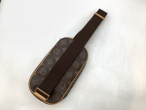 ポシェットのLOUIS VUITTON