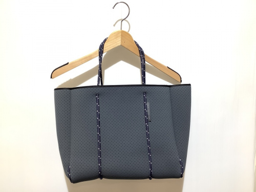 バッグのハンドバッグ