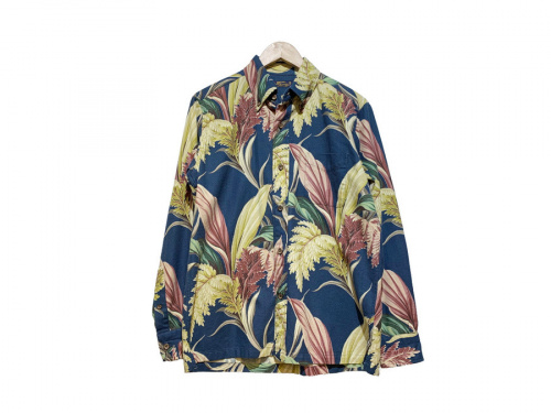 シャツのアロハシャツ