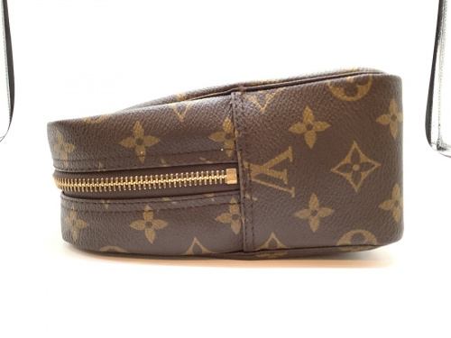 コスメポーチのLOUIS VUITTON