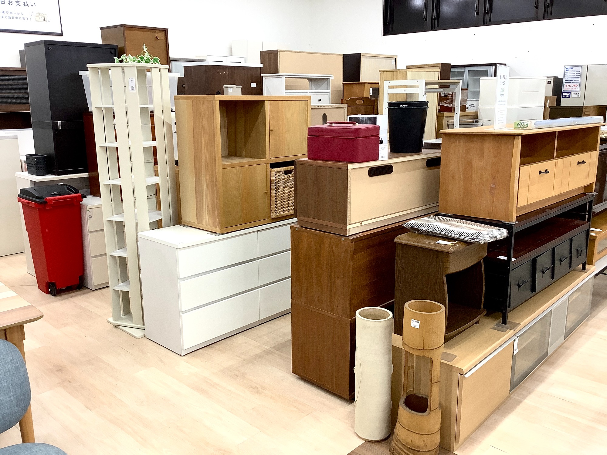 収納ベンチ　キャスター付き（ブラウン）です。【トレファク東大阪店】 中古家具を買うならトレファク！おすすめの家具をご紹介！｜2024年01月