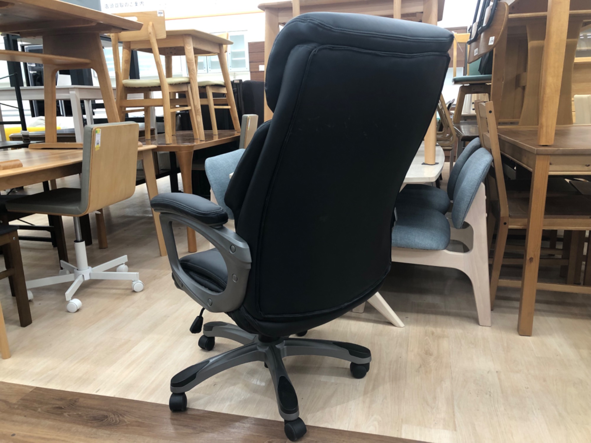 中古家具多数売場展開中！】当店オススメのニトリのオフィスチェアをご 