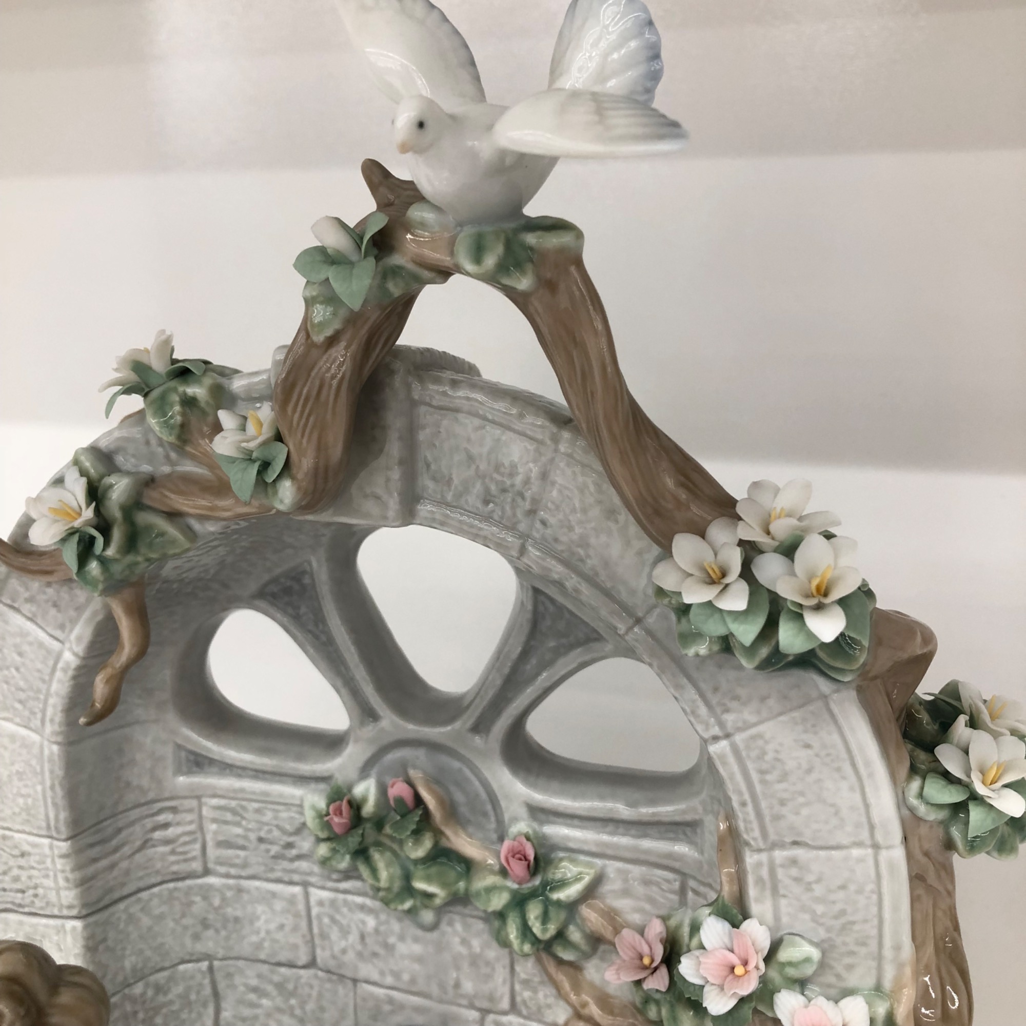 2015年にリアドロ専門店で購入しました。ひび、かけはありません。箱もあります。 LLADRO (リヤドロ) 2254 ヴィンテージ品顔回り修理痕有