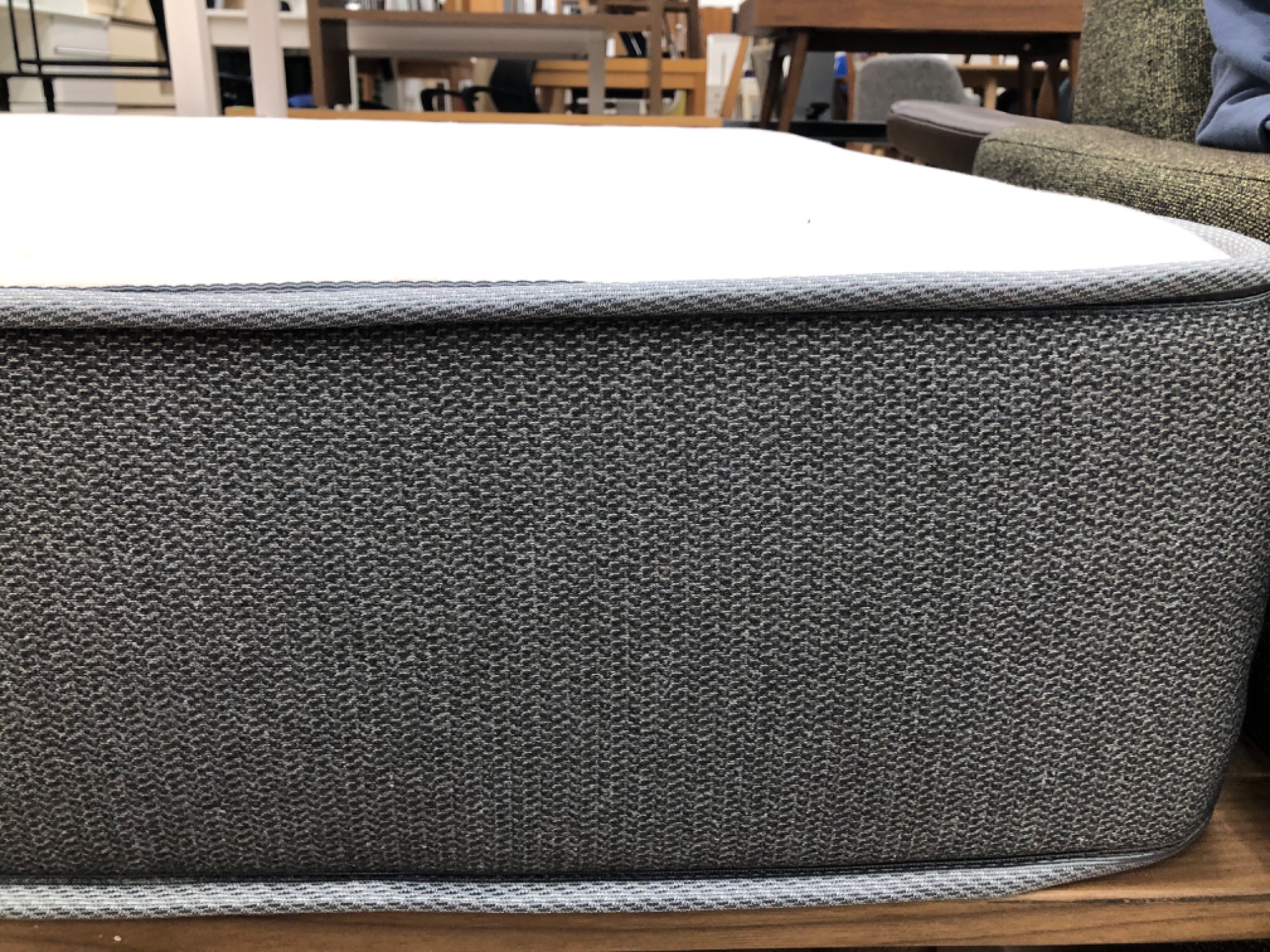 中古家具多数売場展開中！】NITORI(ニトリ)のセミダブルベッドをご紹介