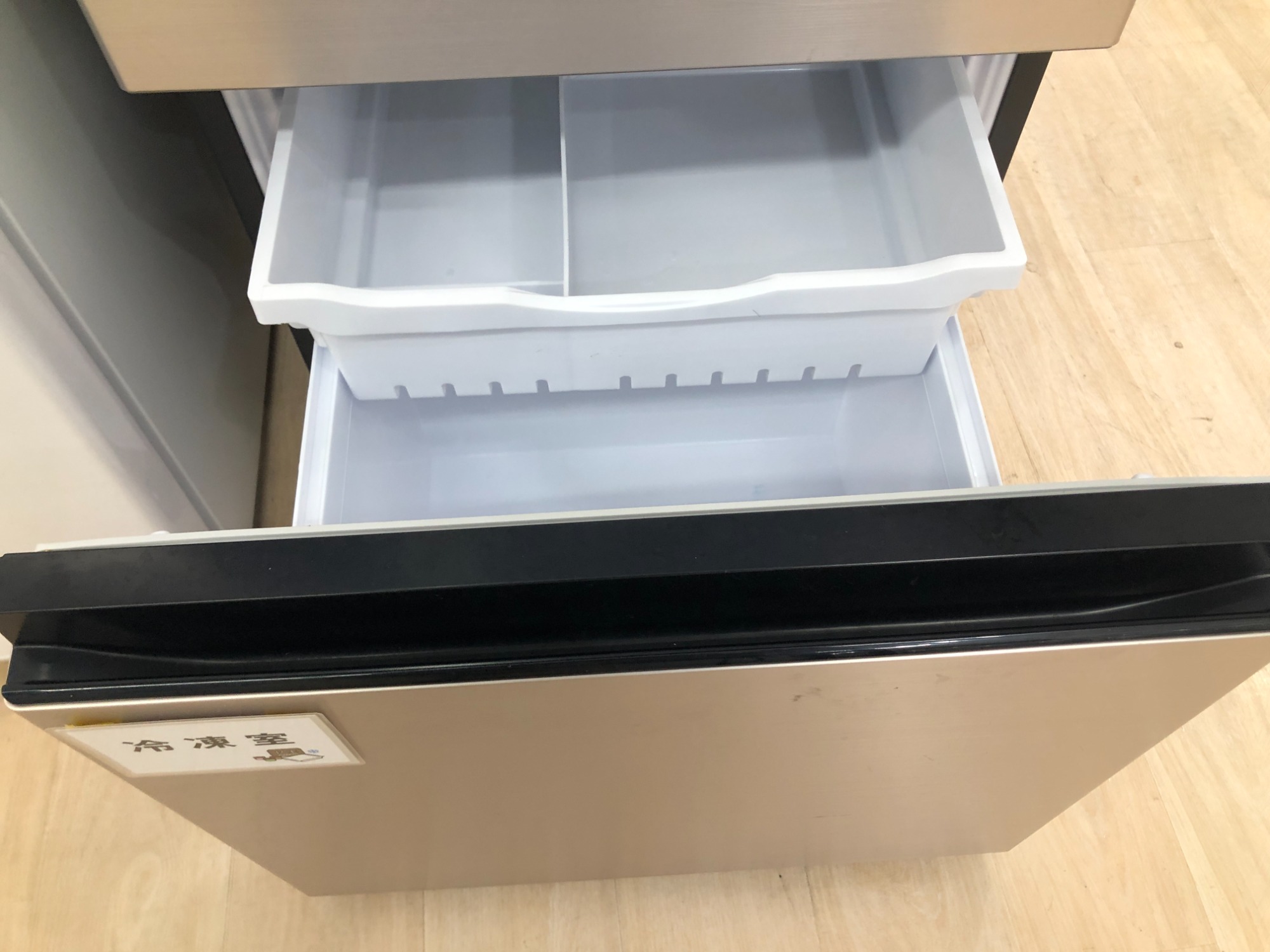 HITACHI 日立 ノンフロン冷凍冷蔵庫 R-V32SV 2023年製 R-V32SV ： 冷蔵庫 ： 日立の家電品
