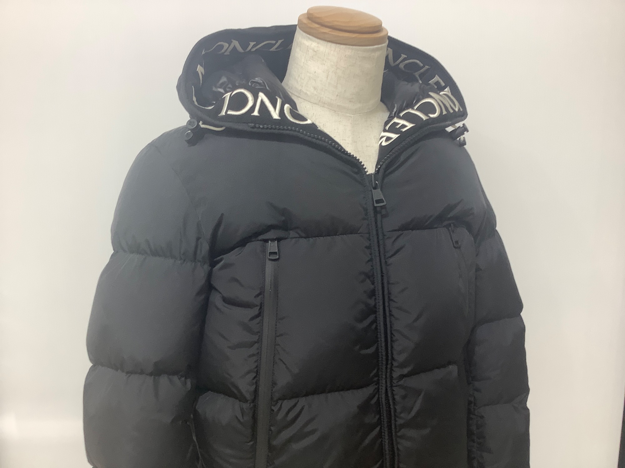 定価7万超え！ MONCLER MONCLER (モンクレール)｜ダウンジャケット 】買取入荷いたし