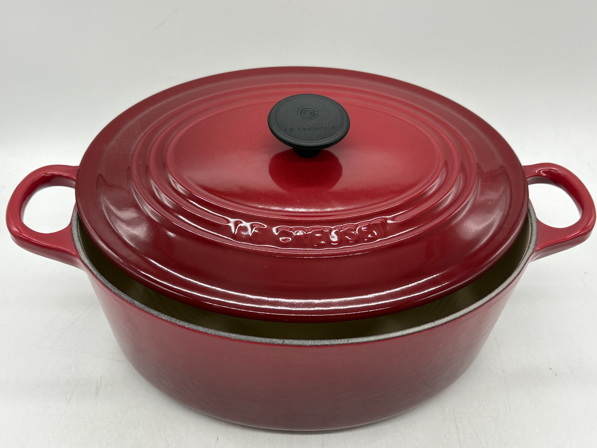 LE CREUSET】両手鍋が入荷しました！店舗には様々な商品をお取り扱いし