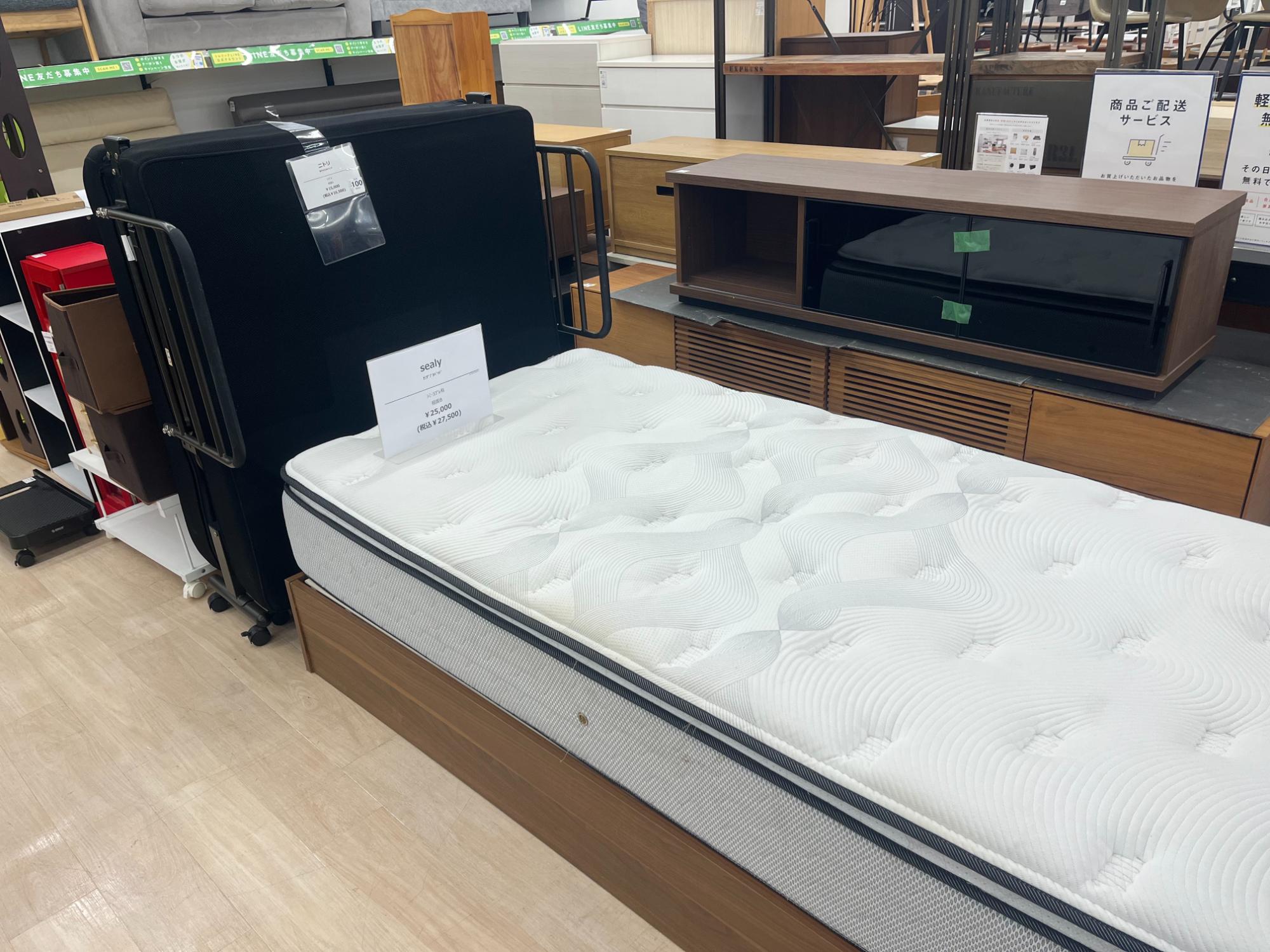 引き出し付きセミシングルベッドのご紹介です【トレファク東大阪箕輪店】 家具多数展開中” 当店おすすめ【シングルベッド】をご紹介いたします