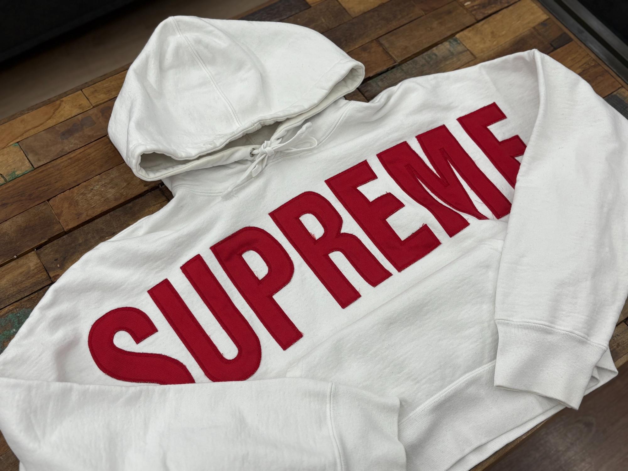 ☆新入荷☆ Supremeのトップスが二点入荷しました！！WEB出品中