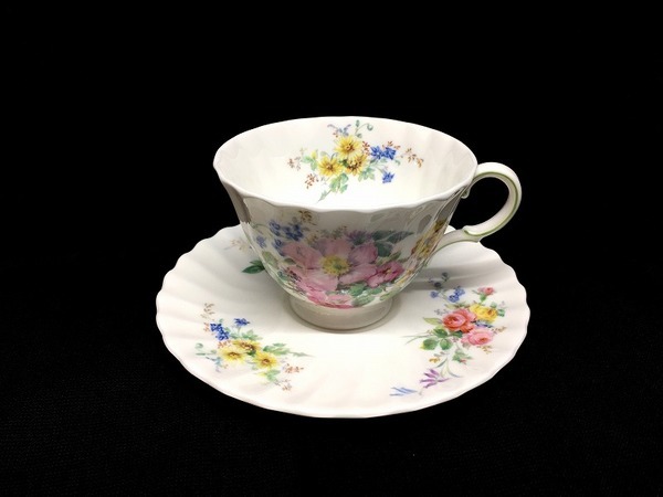 ロイヤルドルトンの表現する”理想郷”アルカディア入荷｜2019年07月11日