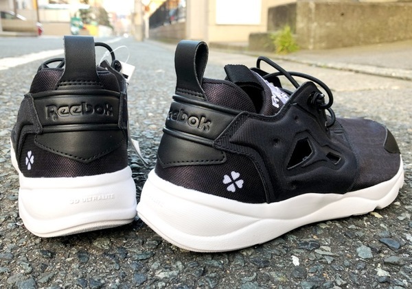 ももいろクローバーZコラボ Reebok ブラック スニーカー 2025年最新】ももクロ reebokの人気アイテム - メルカリ