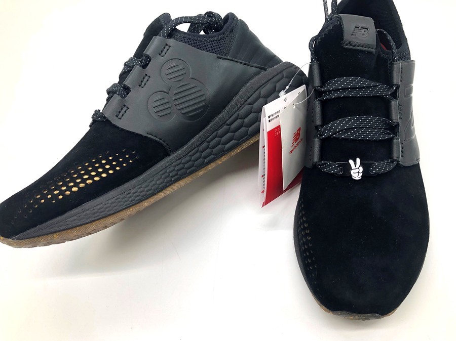 h*5様 New Balance × Disney コラボスニーカー　ミッキーマ Disney × New Balance ニューバランスより「ミッキーマウス