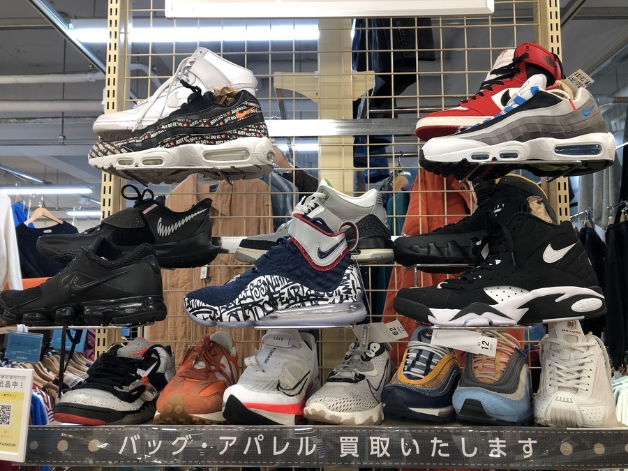 NIKE(ナイキ)×sacai(サカイ)コラボスニーカー ブレーザー LOWを
