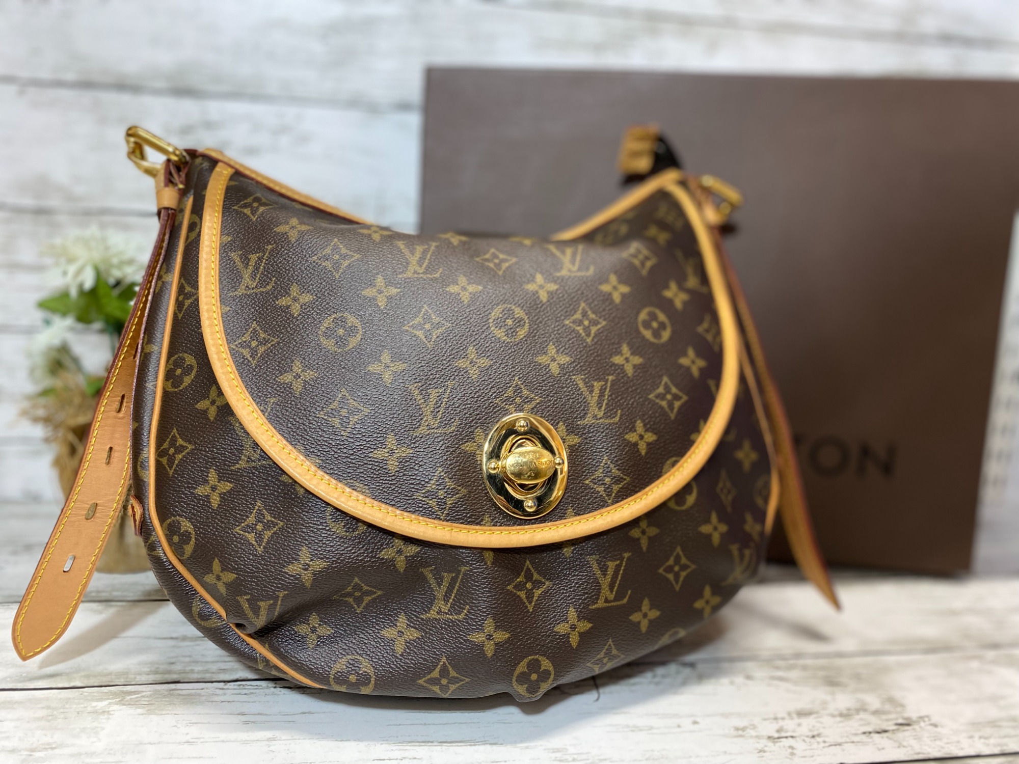 ルイ・ヴィトン LOUIS VUITTON ショルダーバッグ トゥラムGM 廃盤】Louis Vuittonルイヴィトン/トゥラムGM/斜め掛け ☆美品☆ルイ