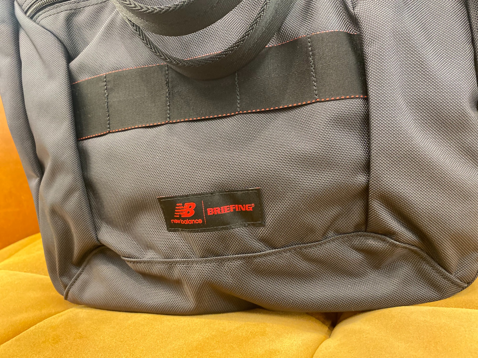 大容量かつ飾らないデザイン！】NEW BALANCE×BRIEFINGのトート