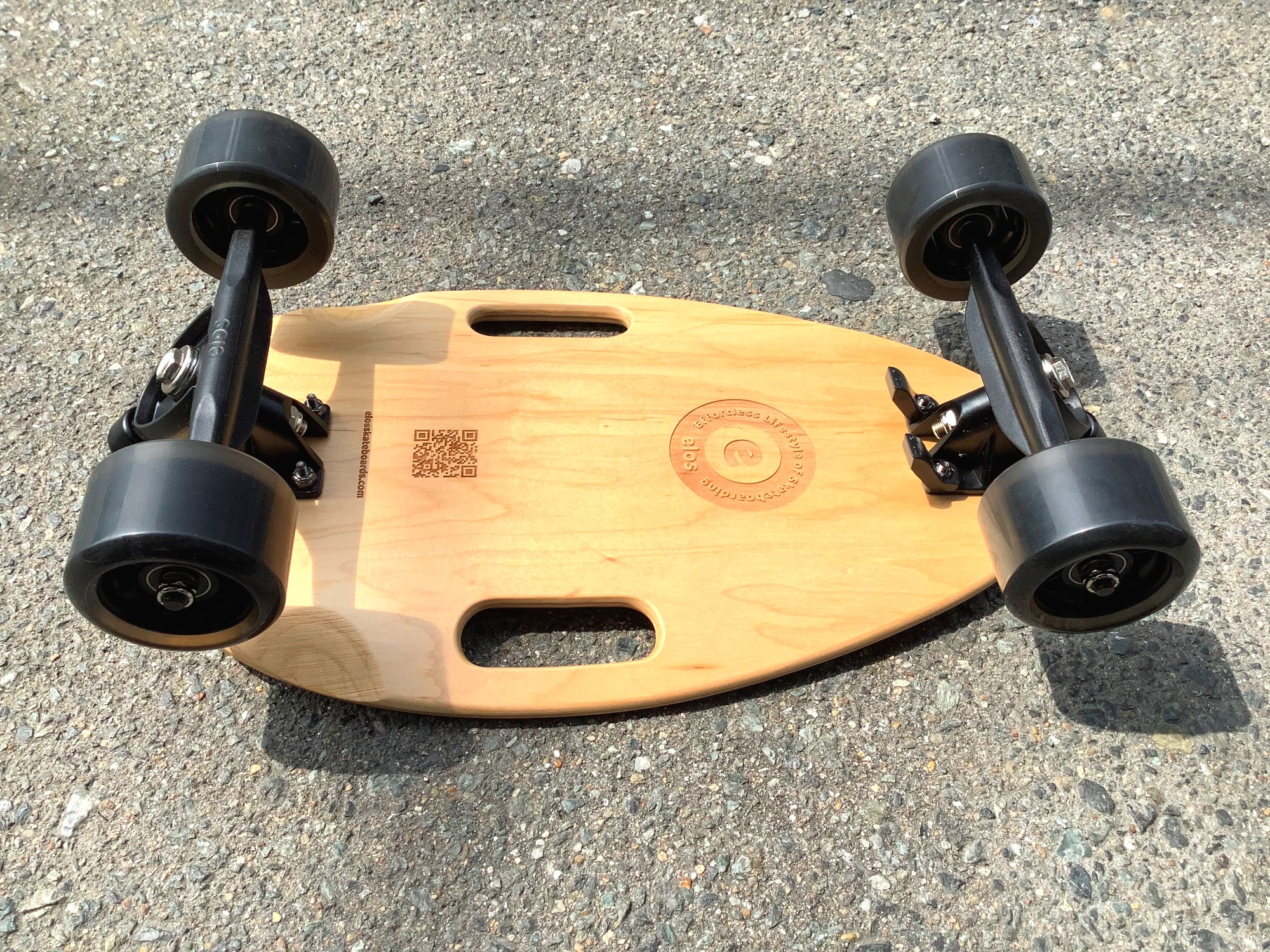 子どもから大人まで！スケボー初心者にも！！持ち運び便利なクルーザー