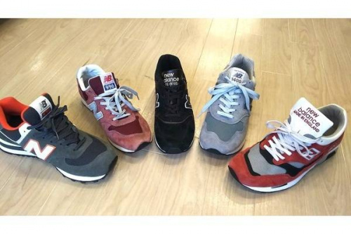 シューズのスニーカー