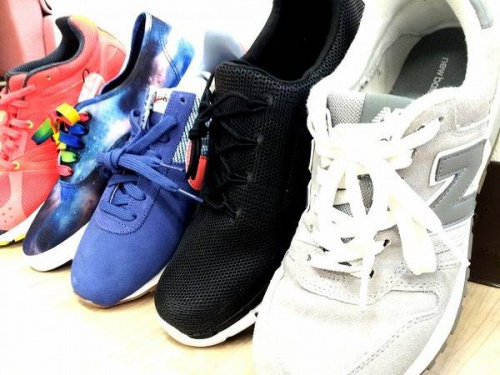 シューズのＡｄｉｄａｓ　アディダス