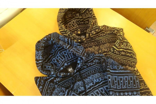 ジャケットのパーカー