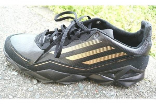 スポーツ・アウトドアのランニングシューズ