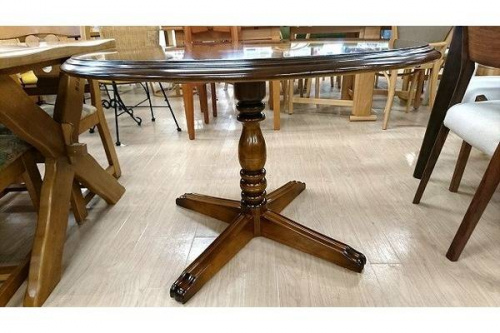 家具・インテリアのダイニングテーブル