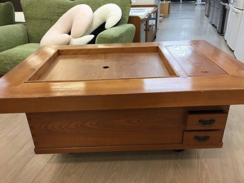 家具・インテリアのテーブル
