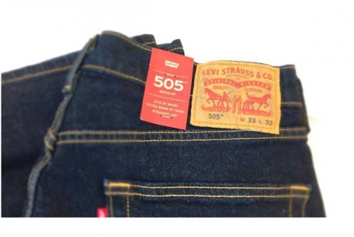 ジーンズのLEVIS リーバイス