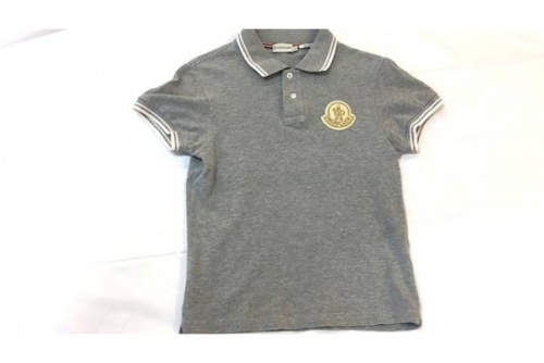 アウターのダウンジャケット