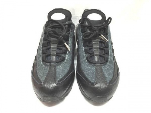 スニーカーのNIKE