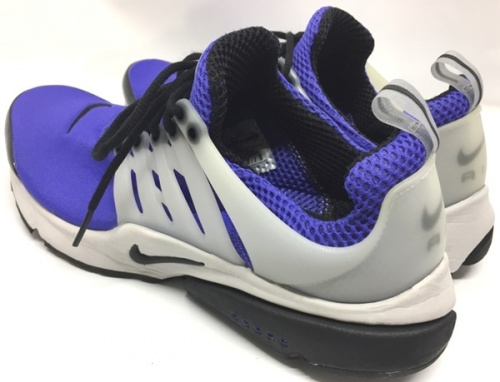 スニーカーのNIKE