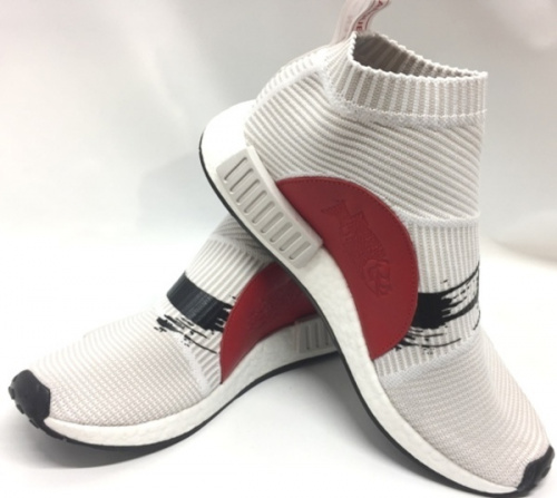 福岡　スニーカーのアディダス　NMD