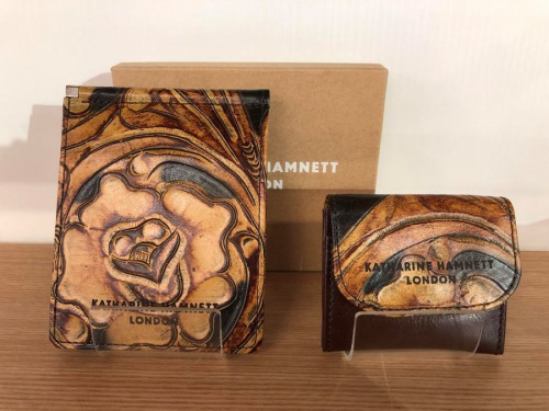 財布のKATHARINE HAMNETT LONDON