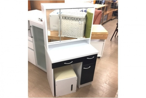 収納沢山の3面ドレッサーの入荷です！｜2019年10月27日｜リサイクル
